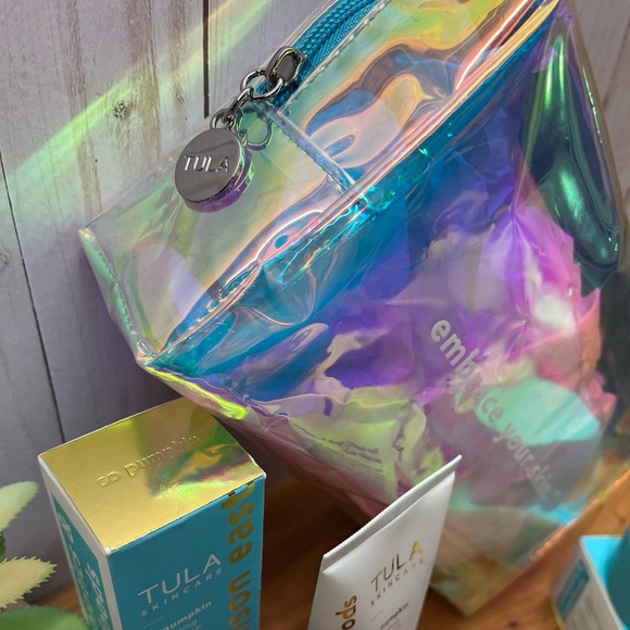 NEW!🔥TULA 4 Piece Skincare Bundle Deal - Picture 12 of 16